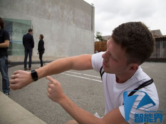 戴 Apple Watch 過(guò)敏了？聽(tīng)聽(tīng)蘋(píng)果怎么說(shuō)