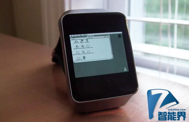 碉堡了！用Android Wear運(yùn)行蘋果MacintoshII