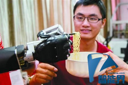 能用筷子撈面，我國仿人假肢機械手將投放市場