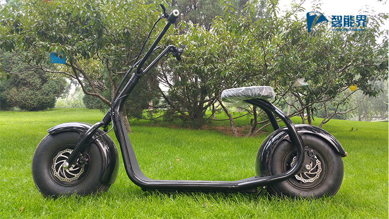 外觀哈雷內(nèi)心簡約 Citycoco電動(dòng)滑板車評(píng)測
