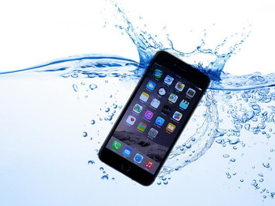 iPhone 7防水很厲害？勸你還是小心點