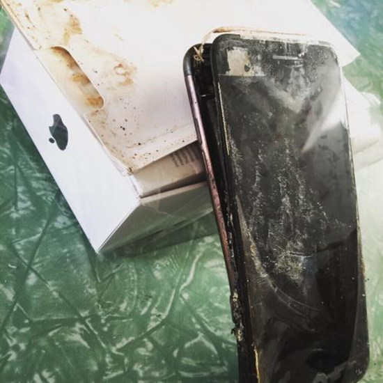 iPhone 7也爆炸了？蘋果股價(jià)聞?dòng)嵪碌€拖累了納指