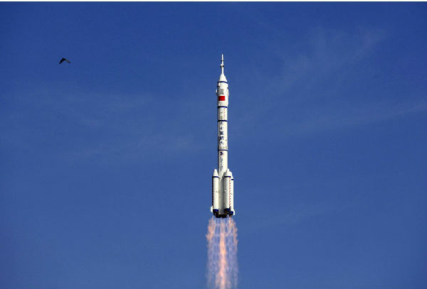 神舟問(wèn)天！神舟十一號(hào)載人飛船發(fā)射成功