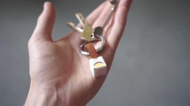 應(yīng)急神器！這個小玩意能讓你用普通AA電池給手機充電