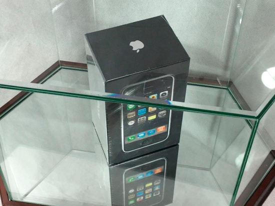 初代未拆封iPhone售價(jià)超10萬(wàn) 信仰粉要來(lái)一臺(tái)嗎？