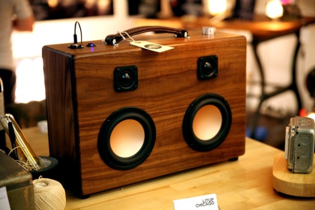 【智能界大百科】Modern Boombox彰顯文藝氣質(zhì)的木質(zhì)無(wú)線收音機(jī)