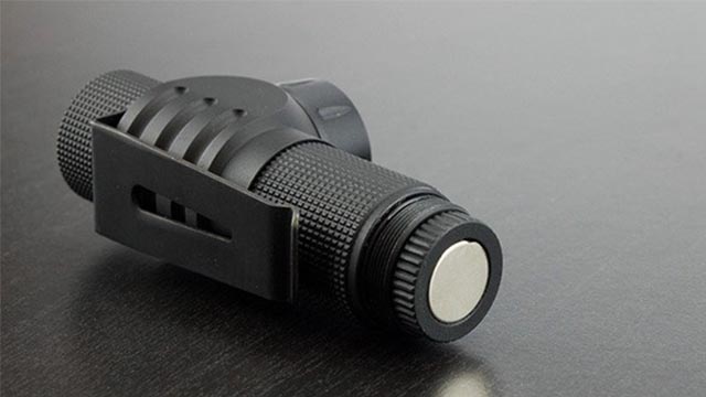 【智能界大百科】輕便小巧的EDC Tool Light多功能手電筒