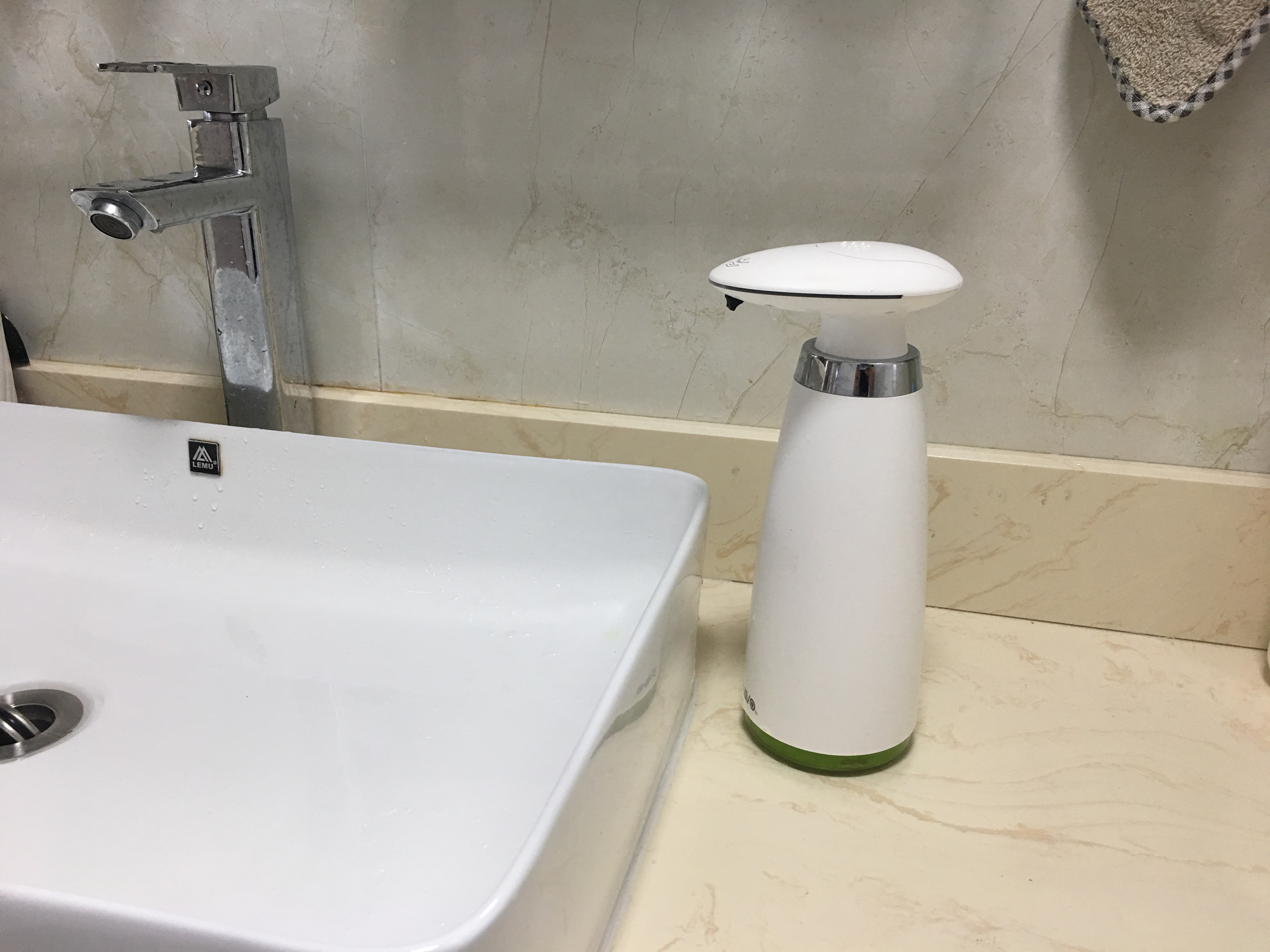 瑞沃智能感應洗手液機-簡單好用才是好產品