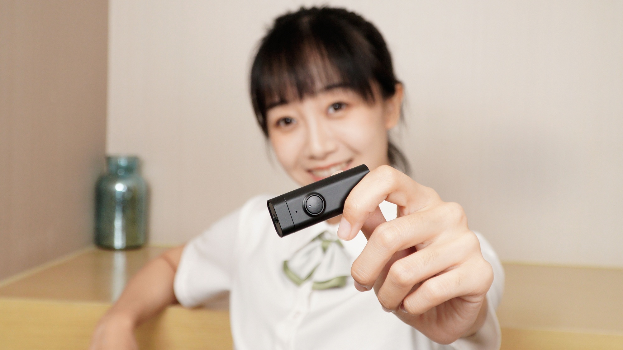漢王全語(yǔ)通AI錄音筆體驗(yàn)，錄音轉(zhuǎn)寫(xiě)、同聲傳譯就該如此高效暢快