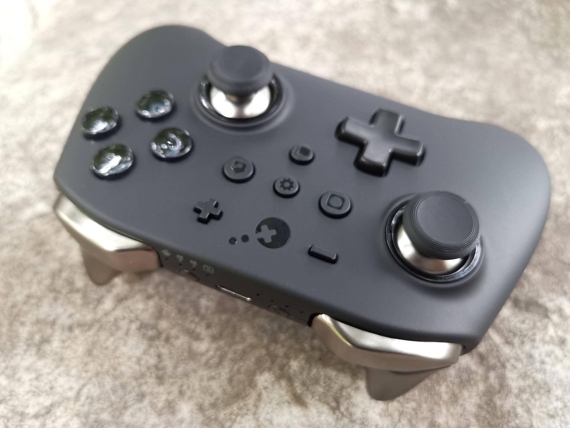 谷粒金剛PRO手柄：一機(jī)通吃PC、Switch、手游、電視