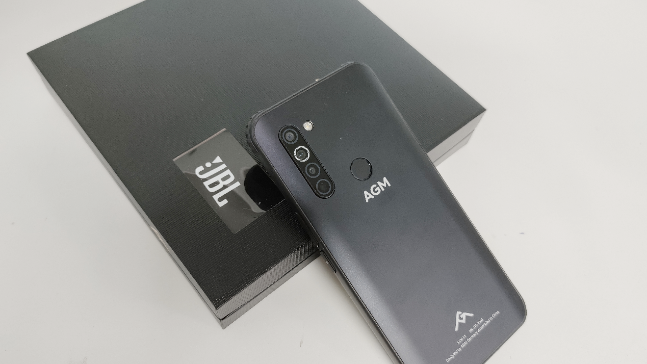 AGM X5，示范如何做出極具差異化的5G手機(jī)