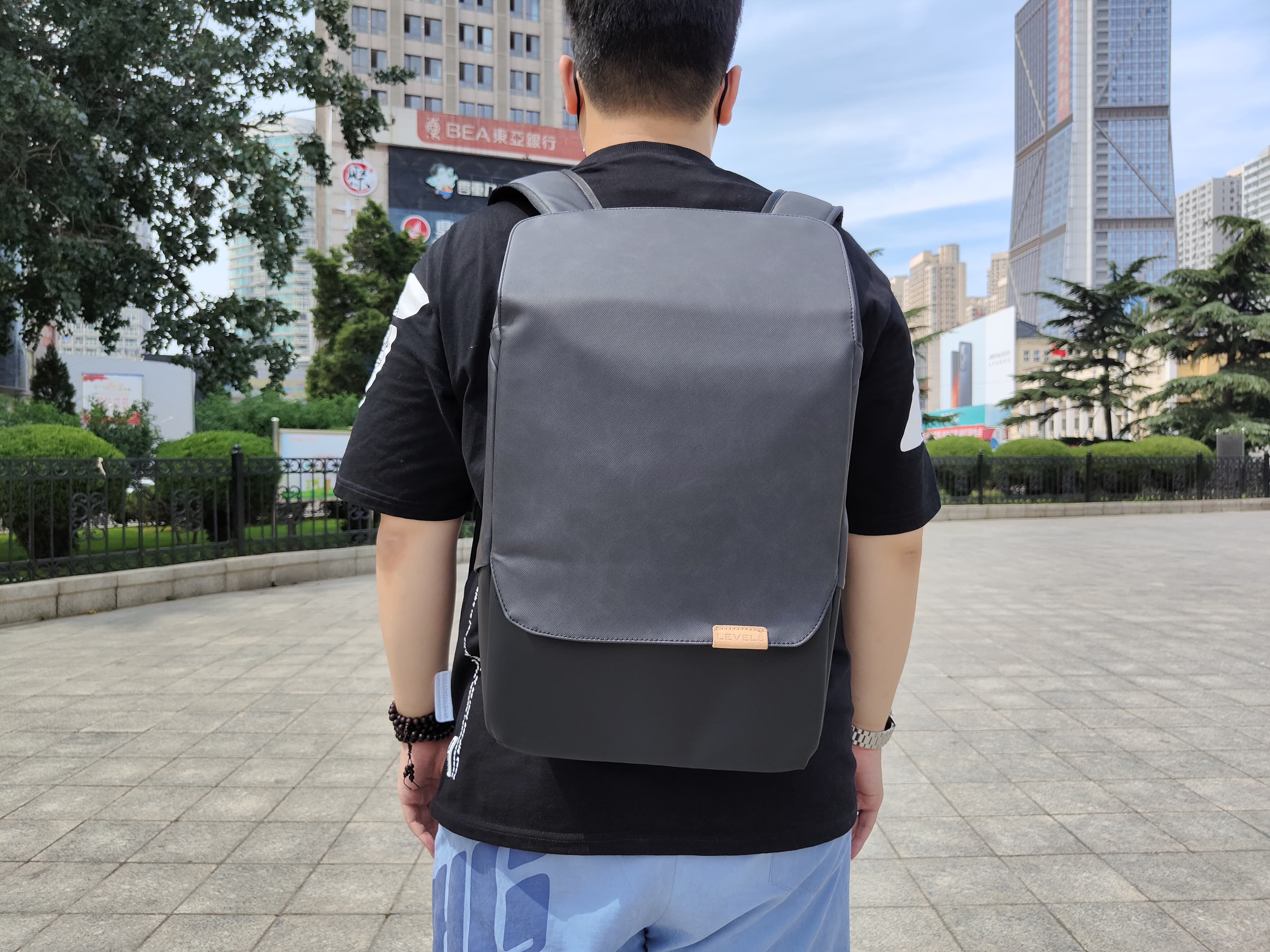 簡(jiǎn)約立體的都市背包，辦公通勤的零感體驗(yàn)！