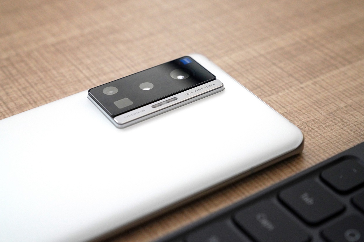 vivo X70 Pro：致美旗艦、顏值擔當
