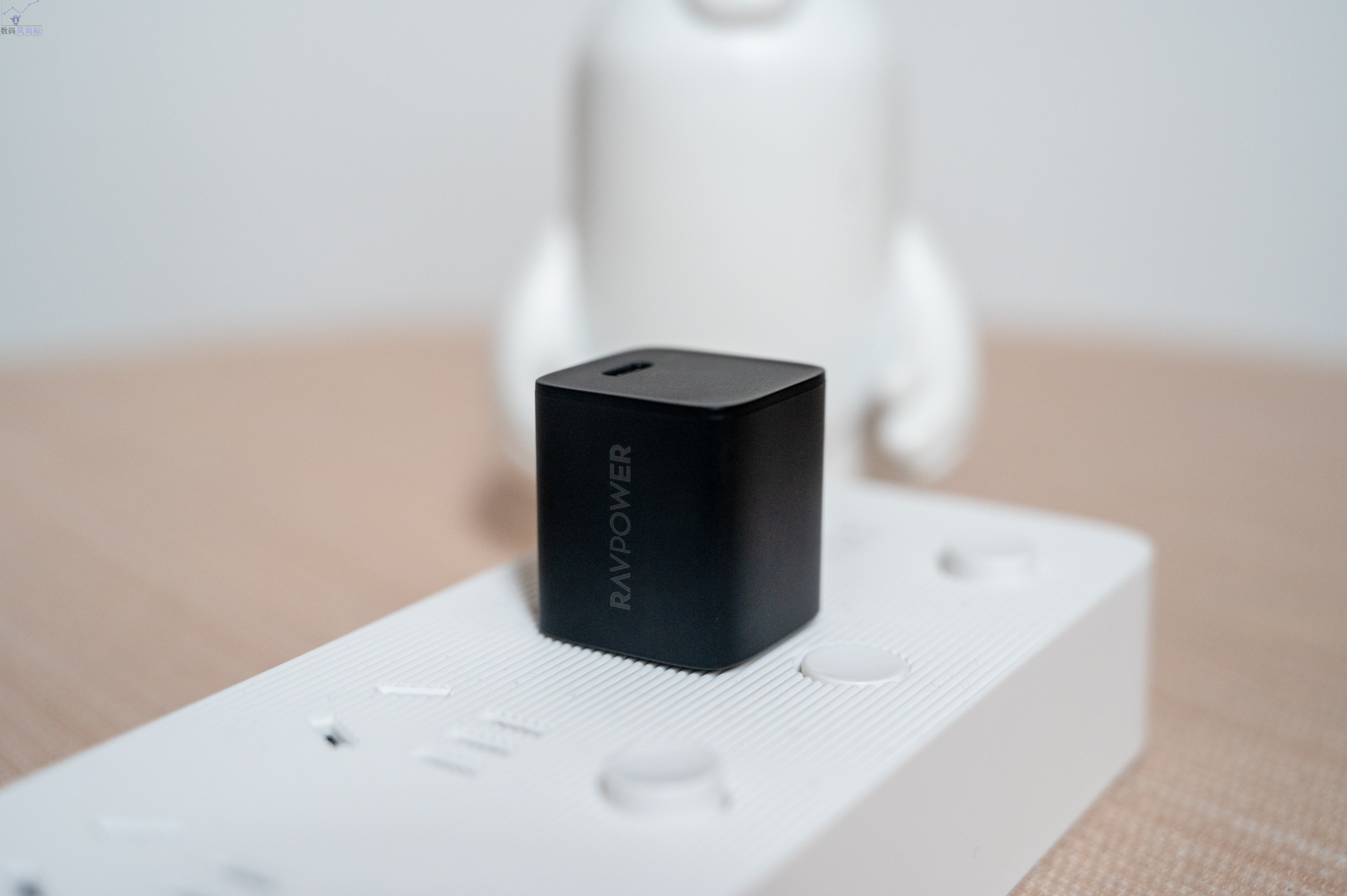 安全好用的快充頭，iPhone 13的好搭檔，RAVPOWER 20W充電器上手