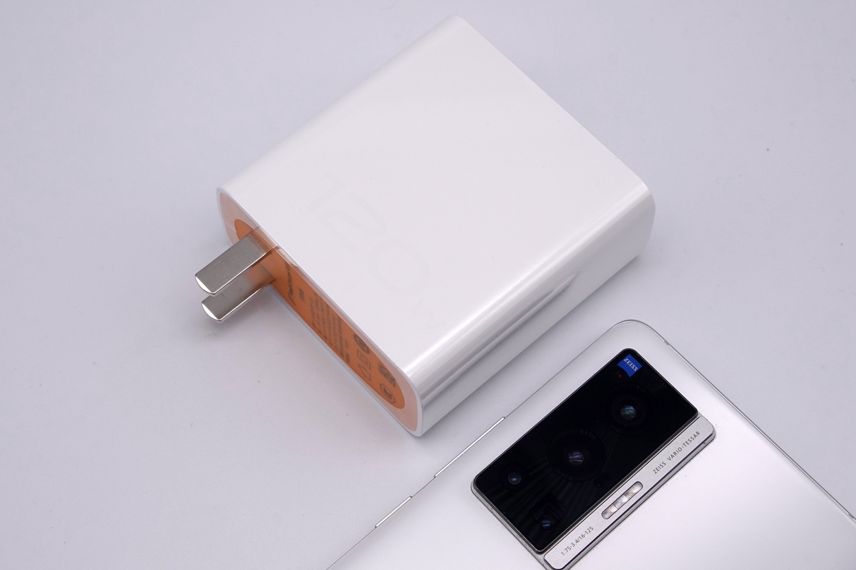 vivo系極速閃充推薦，iQOO 120W充電器套裝上手體驗