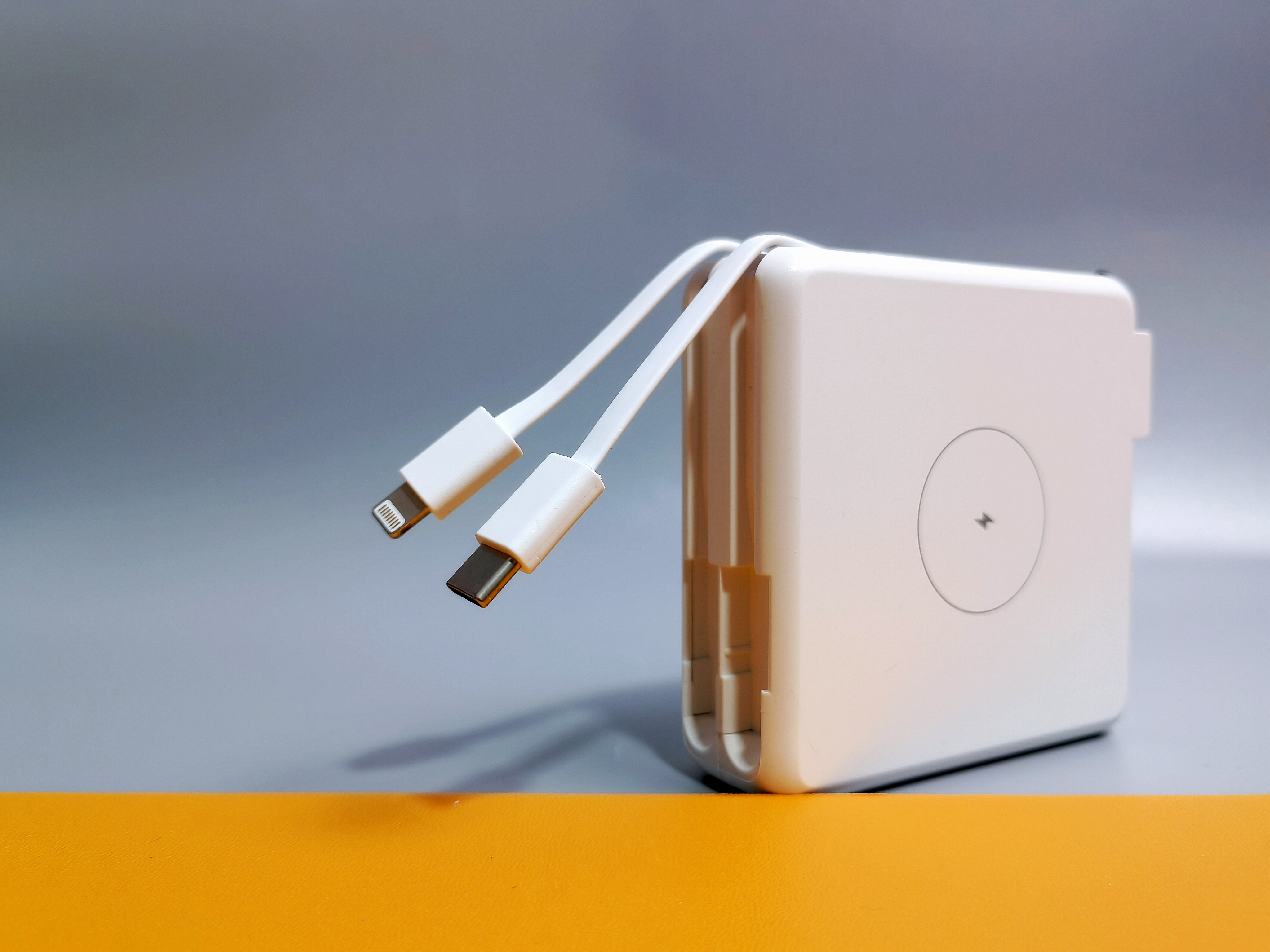 變形金剛附體，四項功能合一還電量數(shù)顯，這個Sanag K12 Pro充電寶不簡單