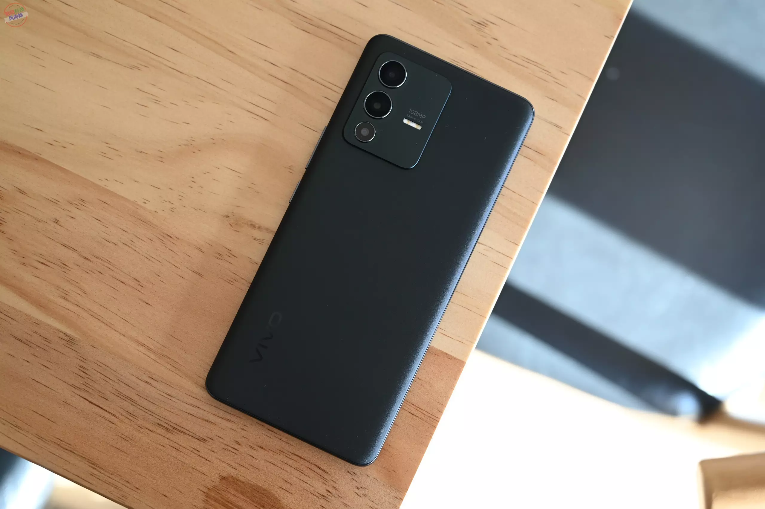 由內(nèi)而外全面進化，影像娛樂都出彩，vivo S12 Pro上手