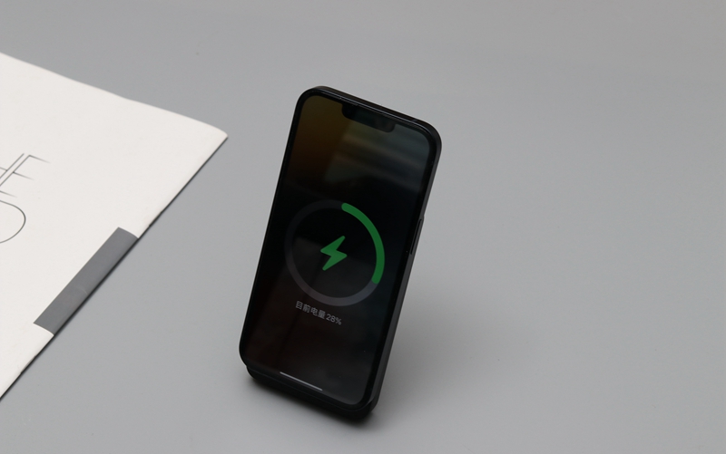 充電無“線”制，電友MagSafe充電寶讓你的iPhone13優(yōu)雅充電