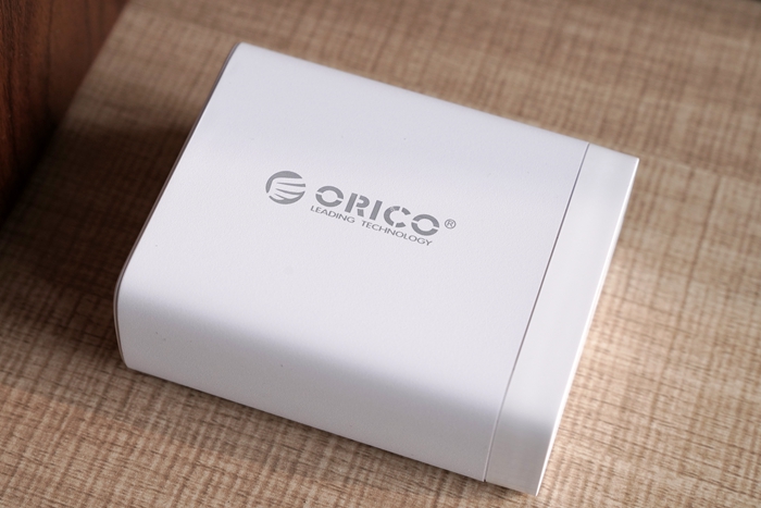 ORICO 100W氮化鎵充電器體驗：一拖四照樣扛得?。? width=