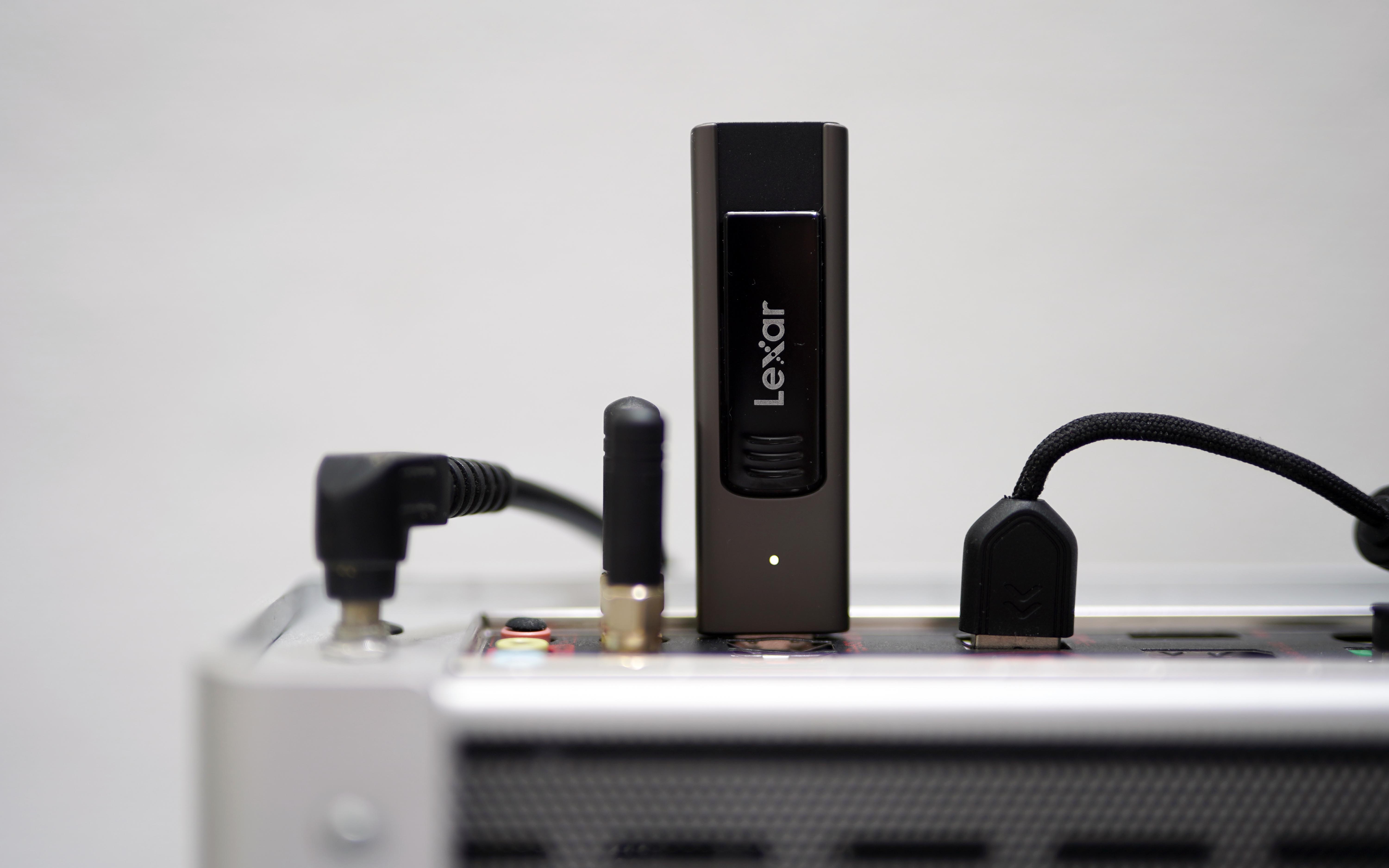 2023年，百元能買到什么U盤？讀速400MB/s！雷克沙M900開箱測評