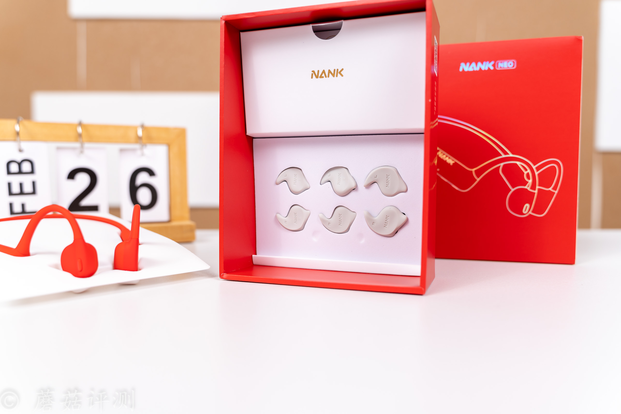 5_20230508_南卡（NANK）骨傳導(dǎo)耳機(jī)開(kāi)放式藍(lán)牙耳機(jī)專(zhuān)業(yè)跑步不入耳健身無(wú)線充電運(yùn)動(dòng)超長(zhǎng)續(xù)航NANK_NEO_朱砂紅.jpg