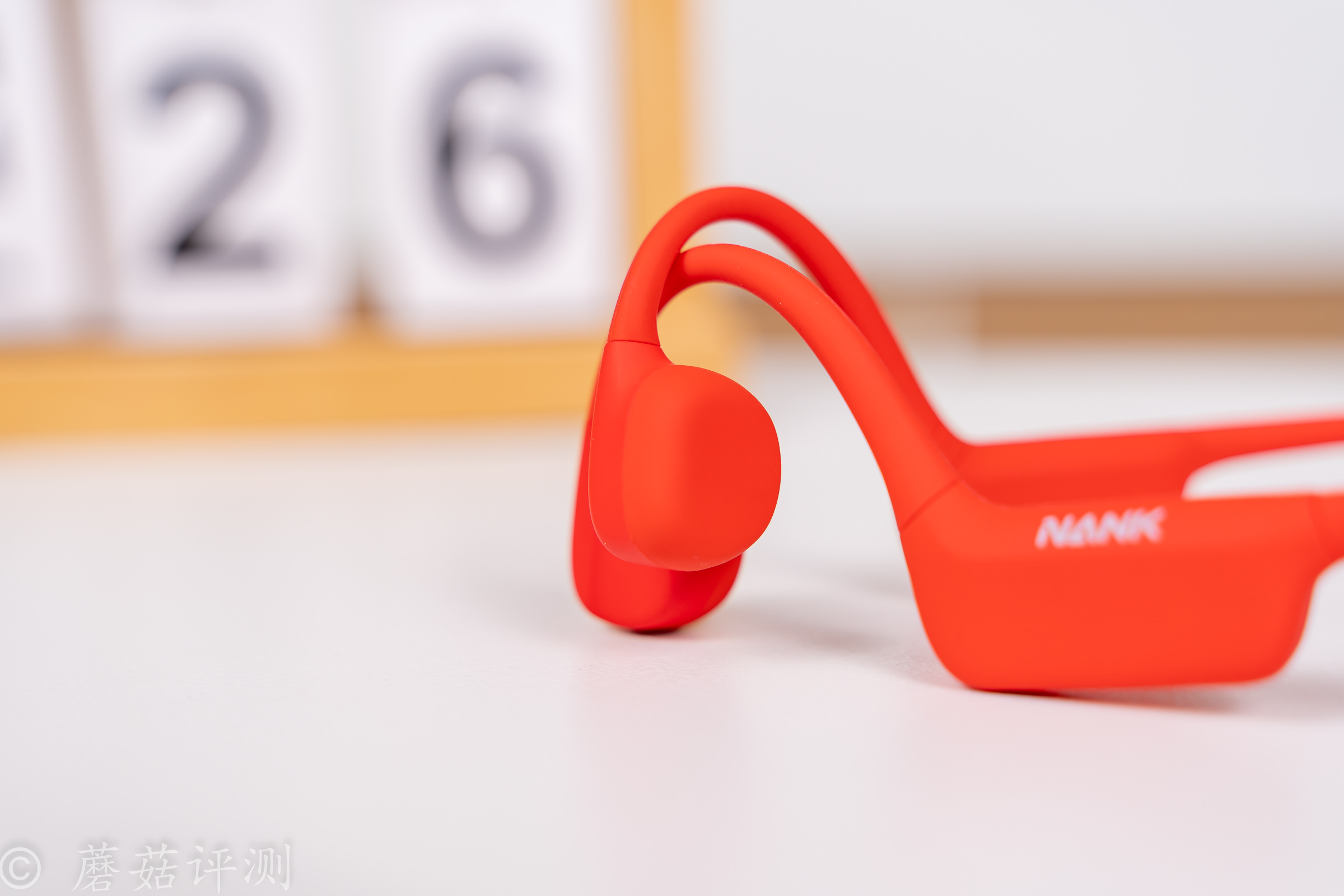 8_20230508_南卡（NANK）骨傳導(dǎo)耳機(jī)開(kāi)放式藍(lán)牙耳機(jī)專(zhuān)業(yè)跑步不入耳健身無(wú)線充電運(yùn)動(dòng)超長(zhǎng)續(xù)航NANK_NEO_朱砂紅.jpg