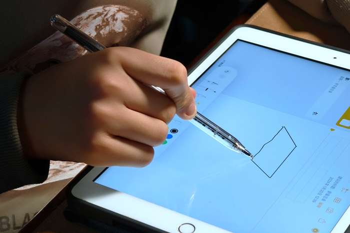 西圣Pencil 2：透明科技，平替Apple Pencil