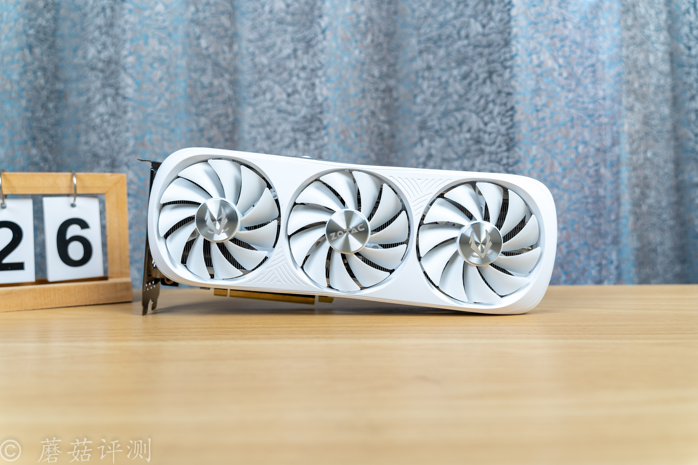 清新素雅，完美適配白色主題機(jī)箱，索泰RTX4070 Ti Super OC月白顯卡 評測