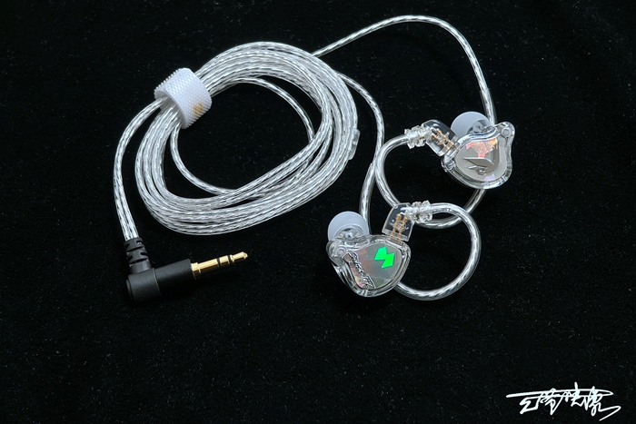 入門HiFi優(yōu)等生！錦瑟香也MY LOVE舞臺(tái)監(jiān)聽風(fēng)格有線耳機(jī)